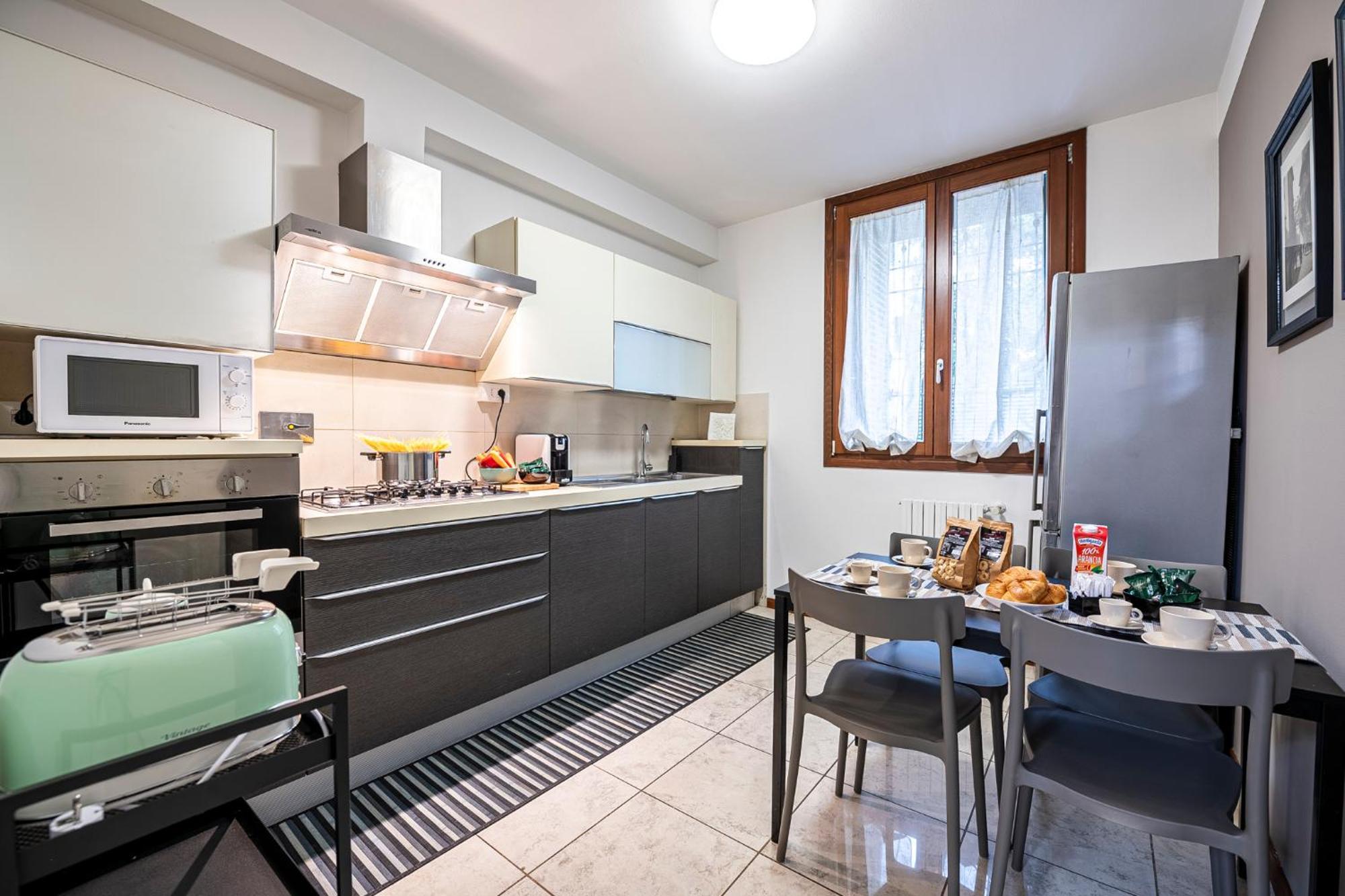 "Once Upon A Time" Cherubini Palace Thematic Apartments Free Parking Florencia Exterior foto